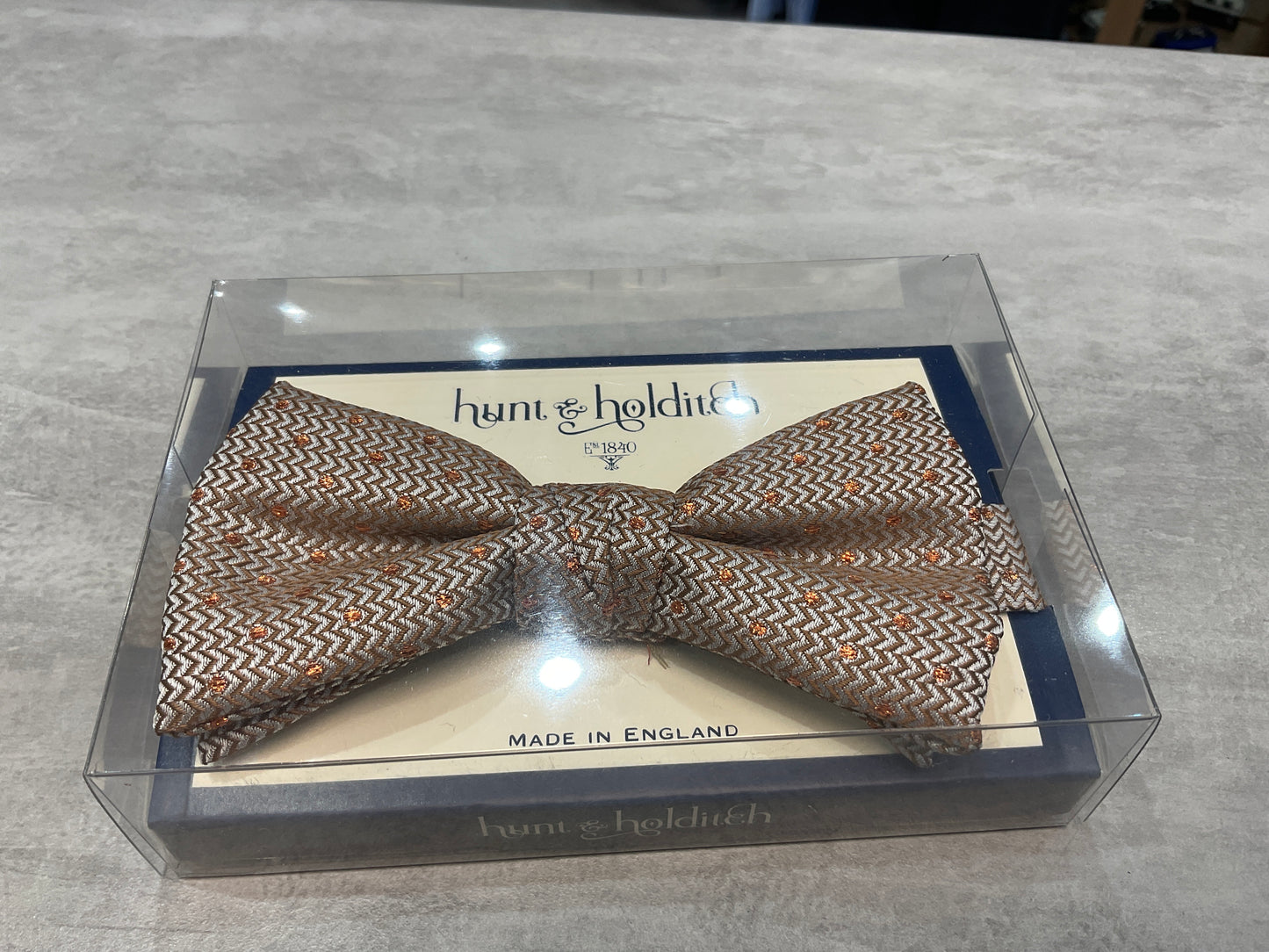 Beige copper sparkle bow tie
