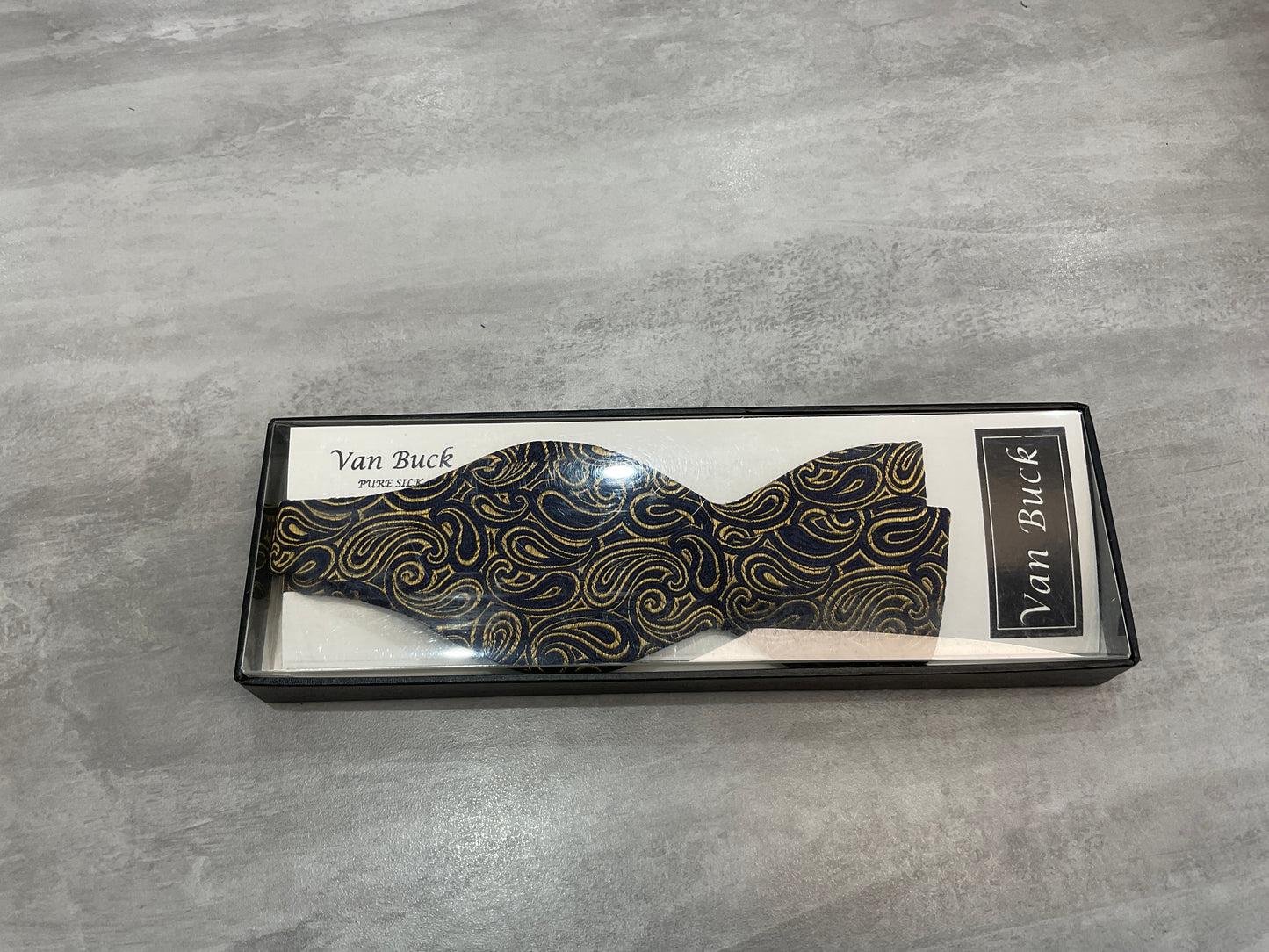 Silk self tie gold/black bow