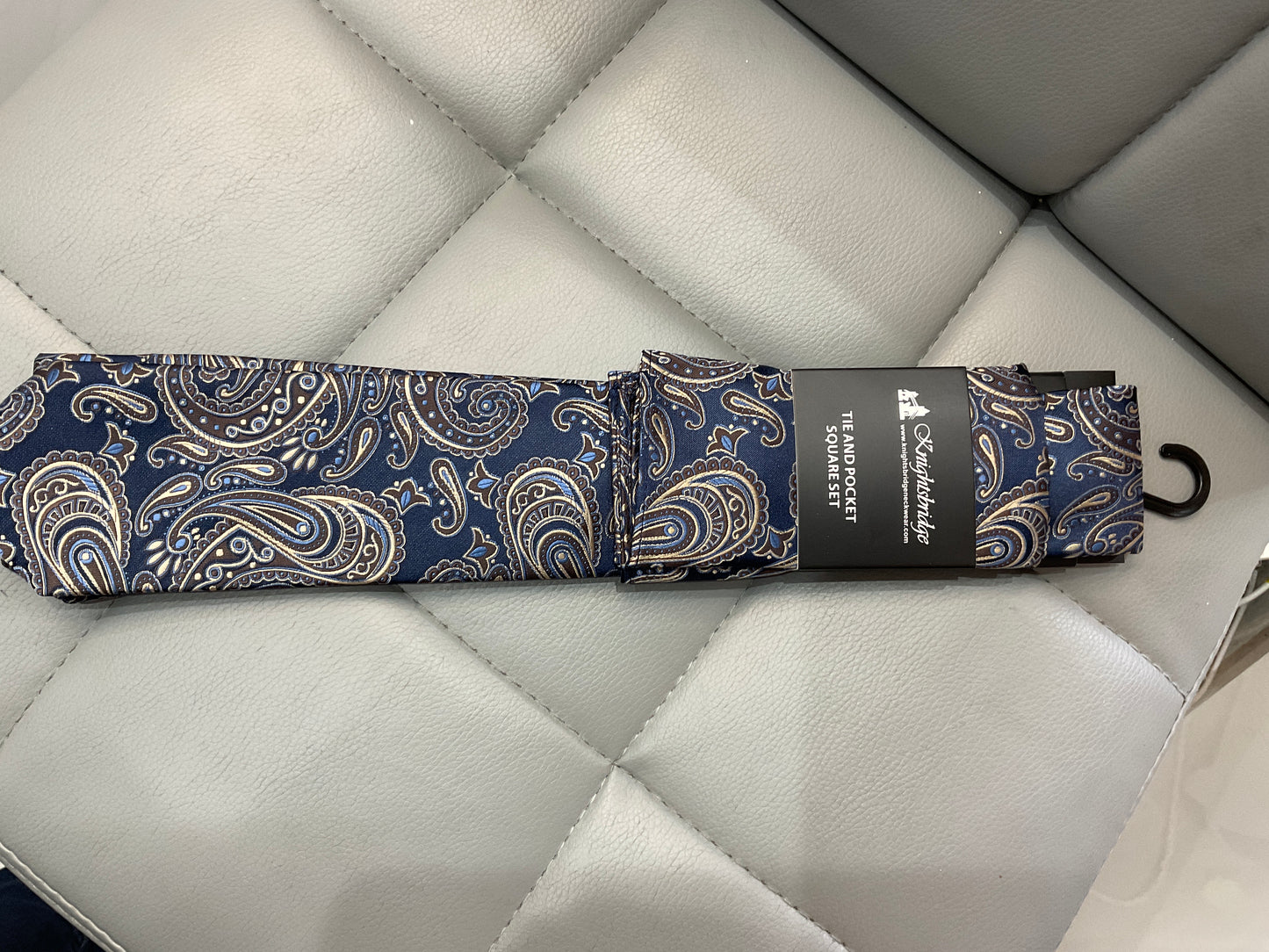 Tie (Km6661 BLA-15 Knightsbridge)