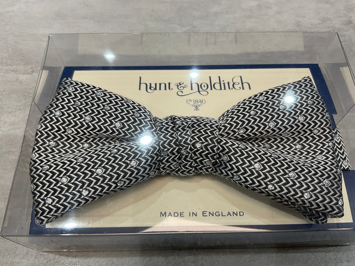 Silver sparkles bow tie