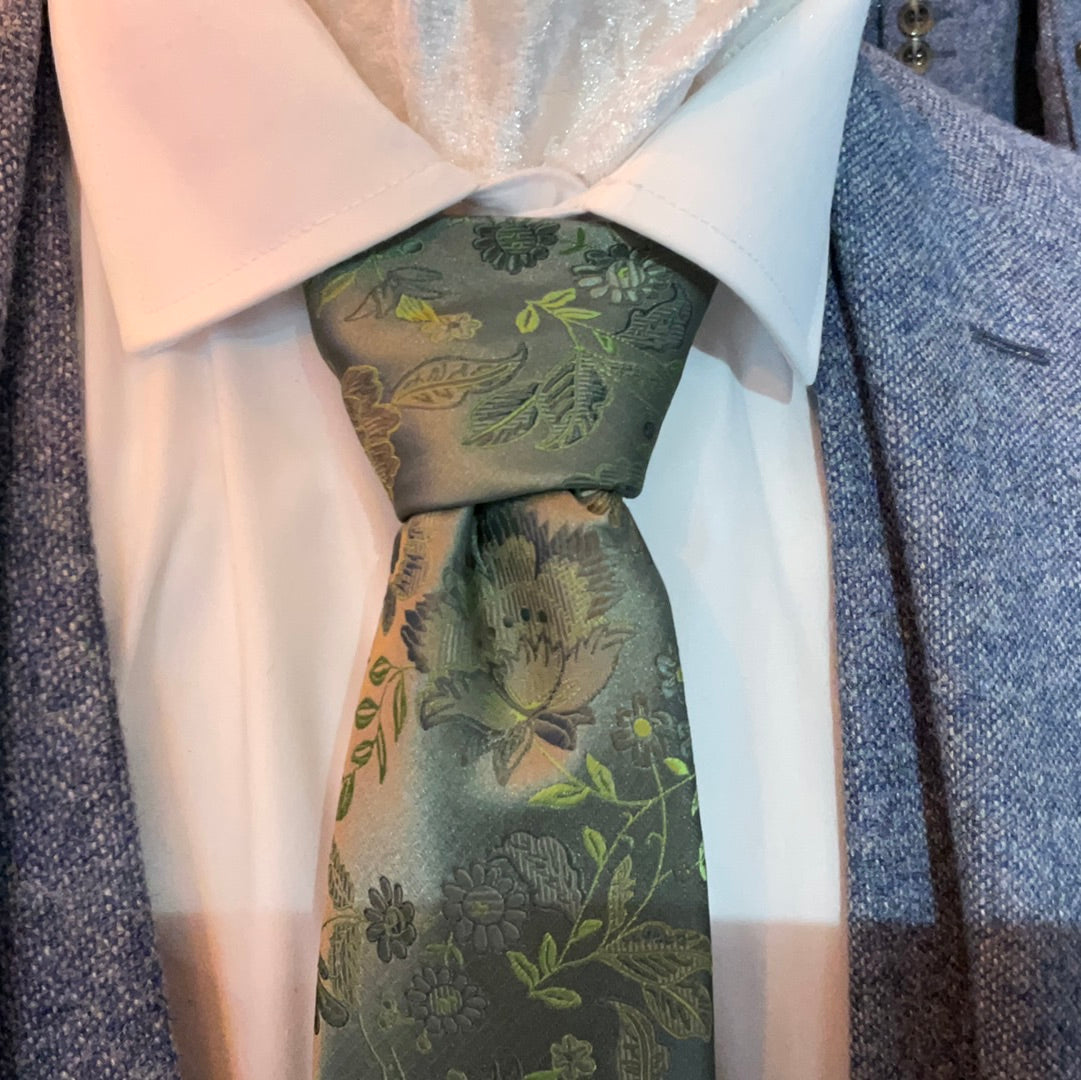 La smith leafy sage green tie and pocket square