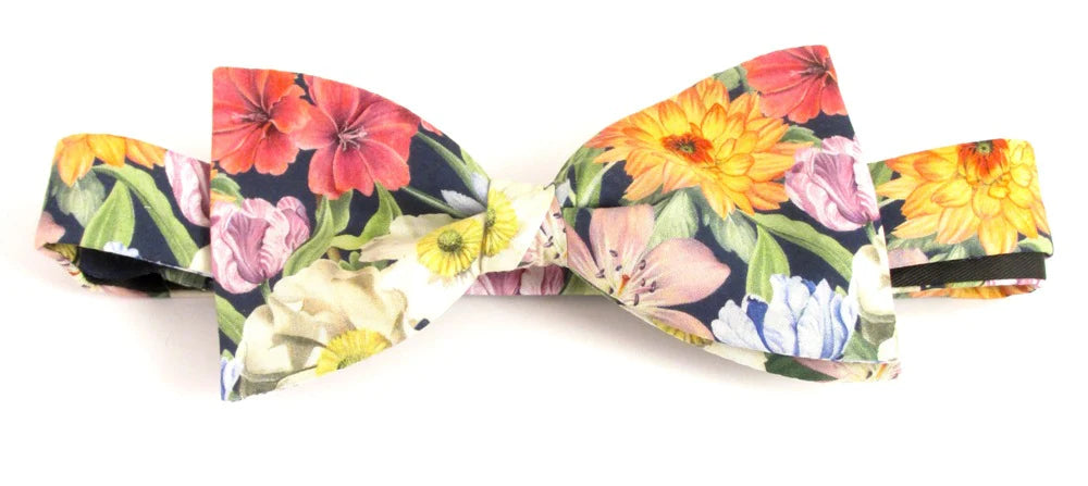 Bow Tie - Van Buck Made With Liberty - Melody Blooms Tie & Square