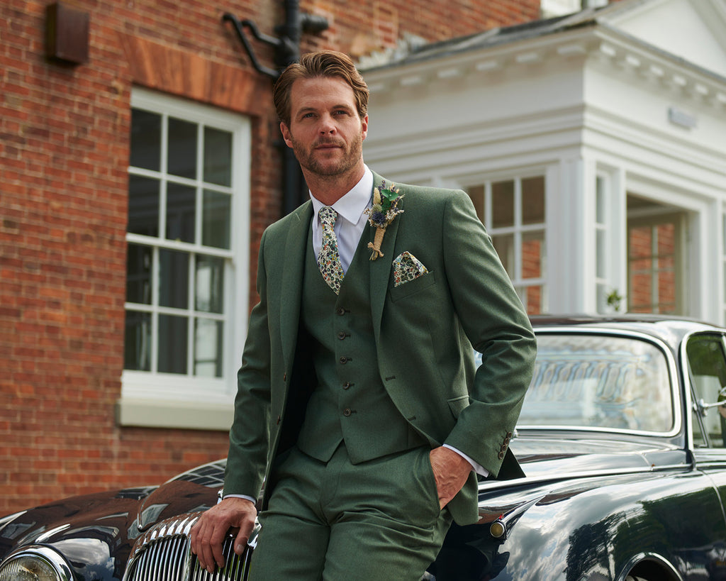 Oakmere Suit Hire - 3 Piece & Dress Shirt