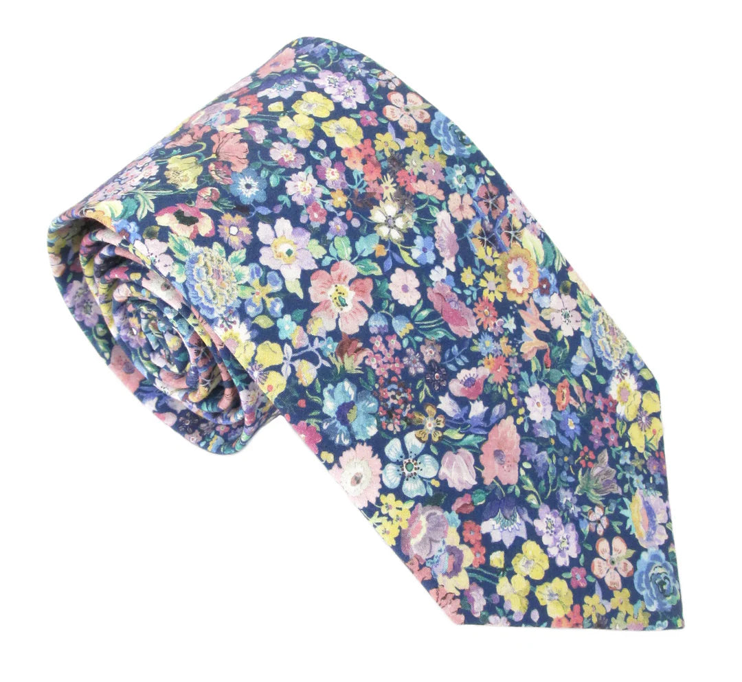 Van Buck Made With Liberty - Classic Garden Tie & Square