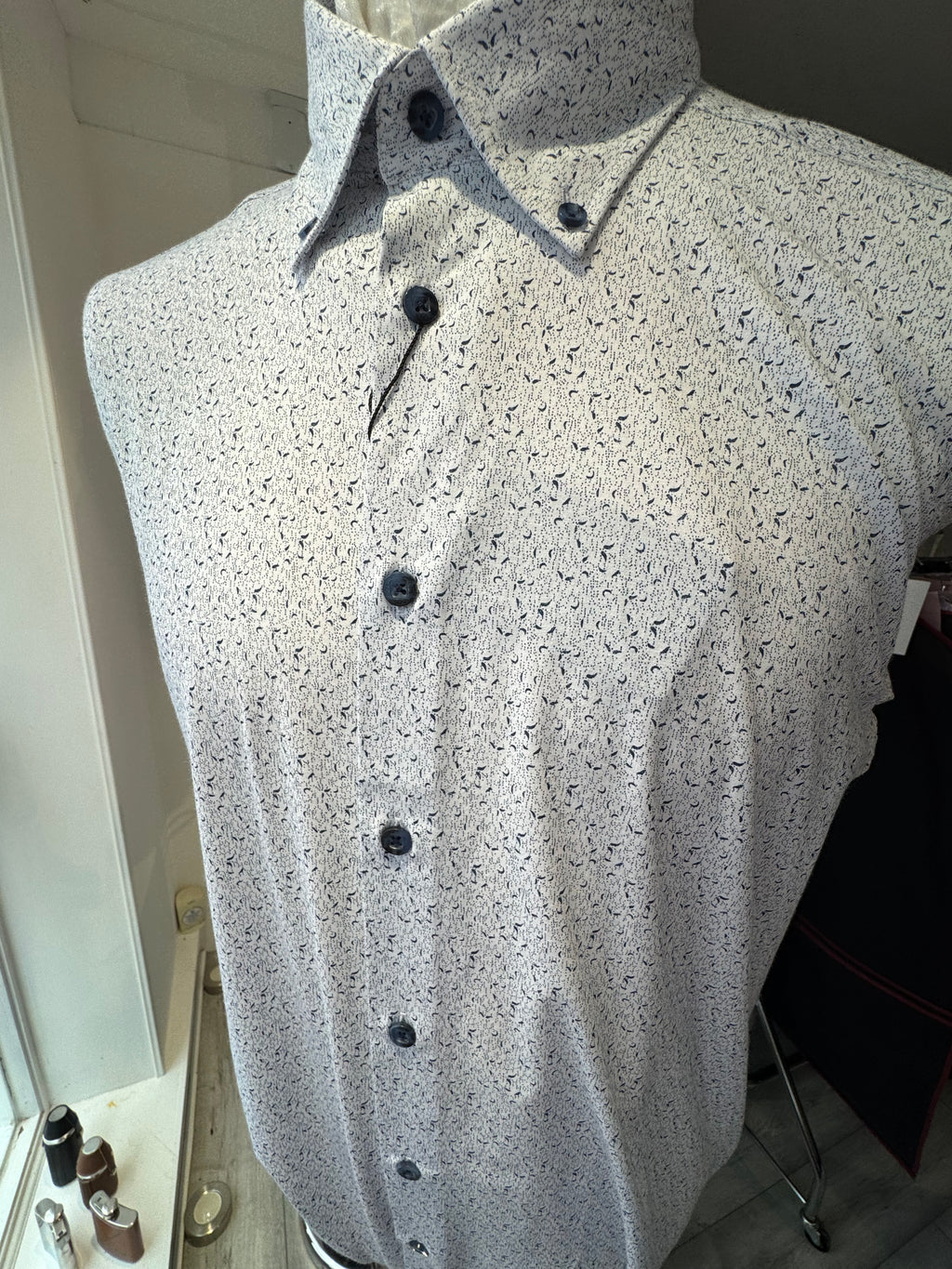 Douglas and Grahame - Ivano Tapered Shirt - NEW IN
