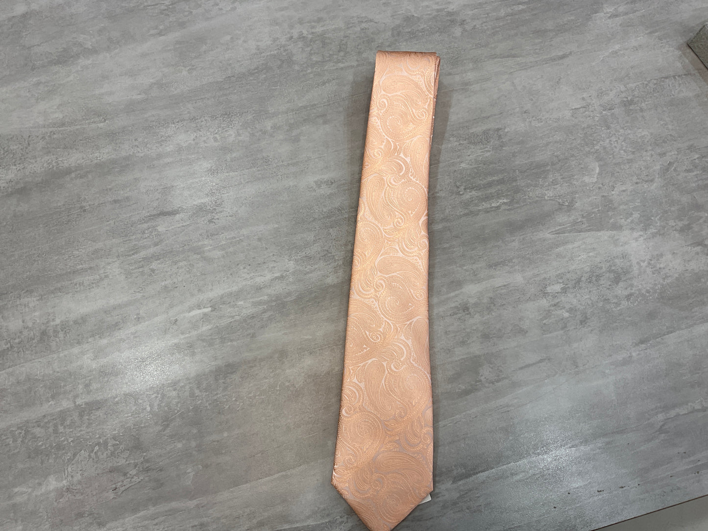 Peach Paisley tie and pocket square Soprano