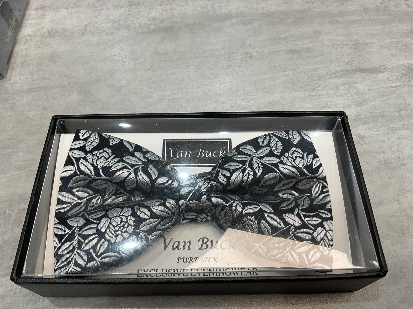 Van buck silk bow tie black with silver leaves