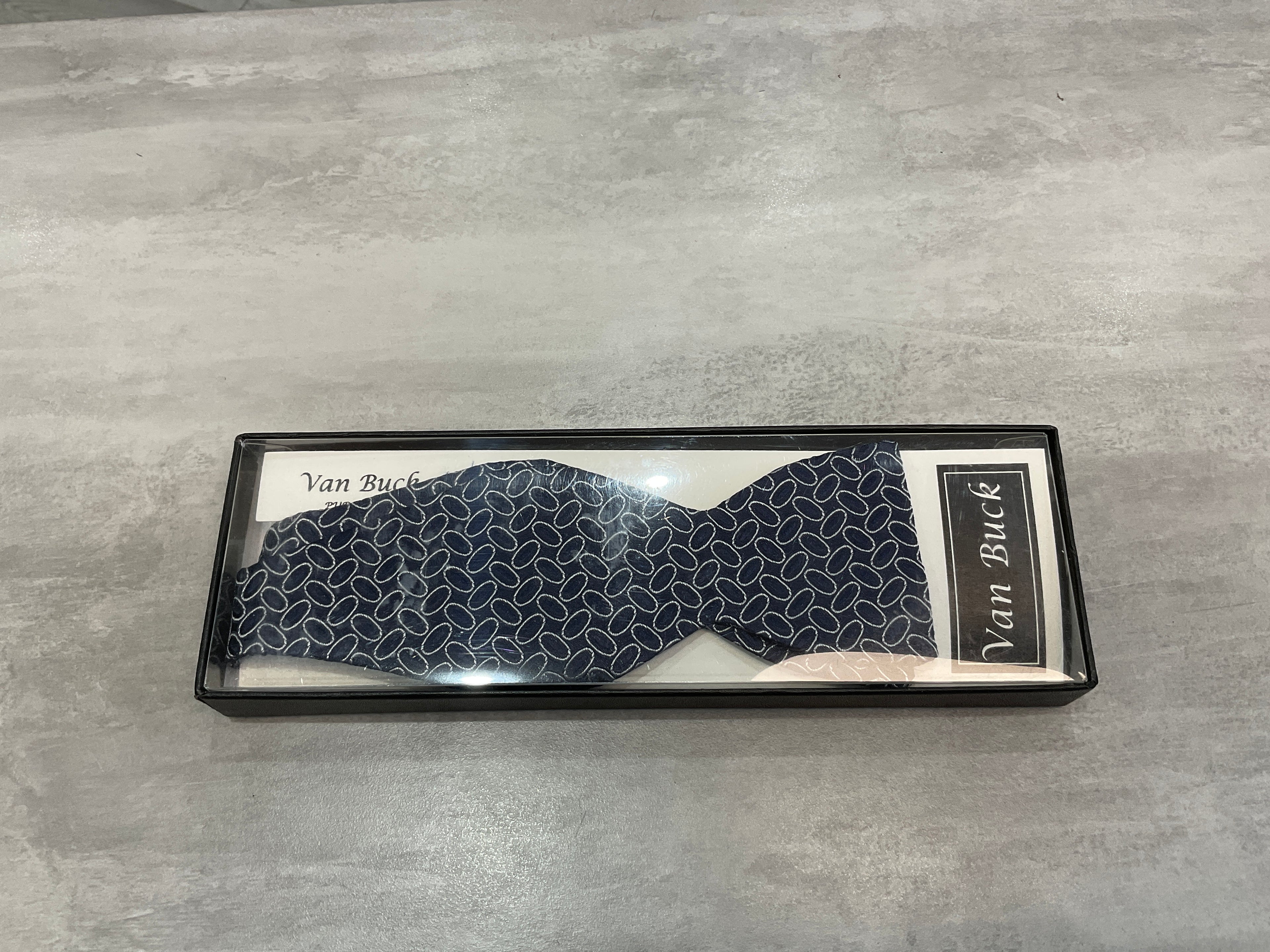Bow Tie - Silk self tie black/silver