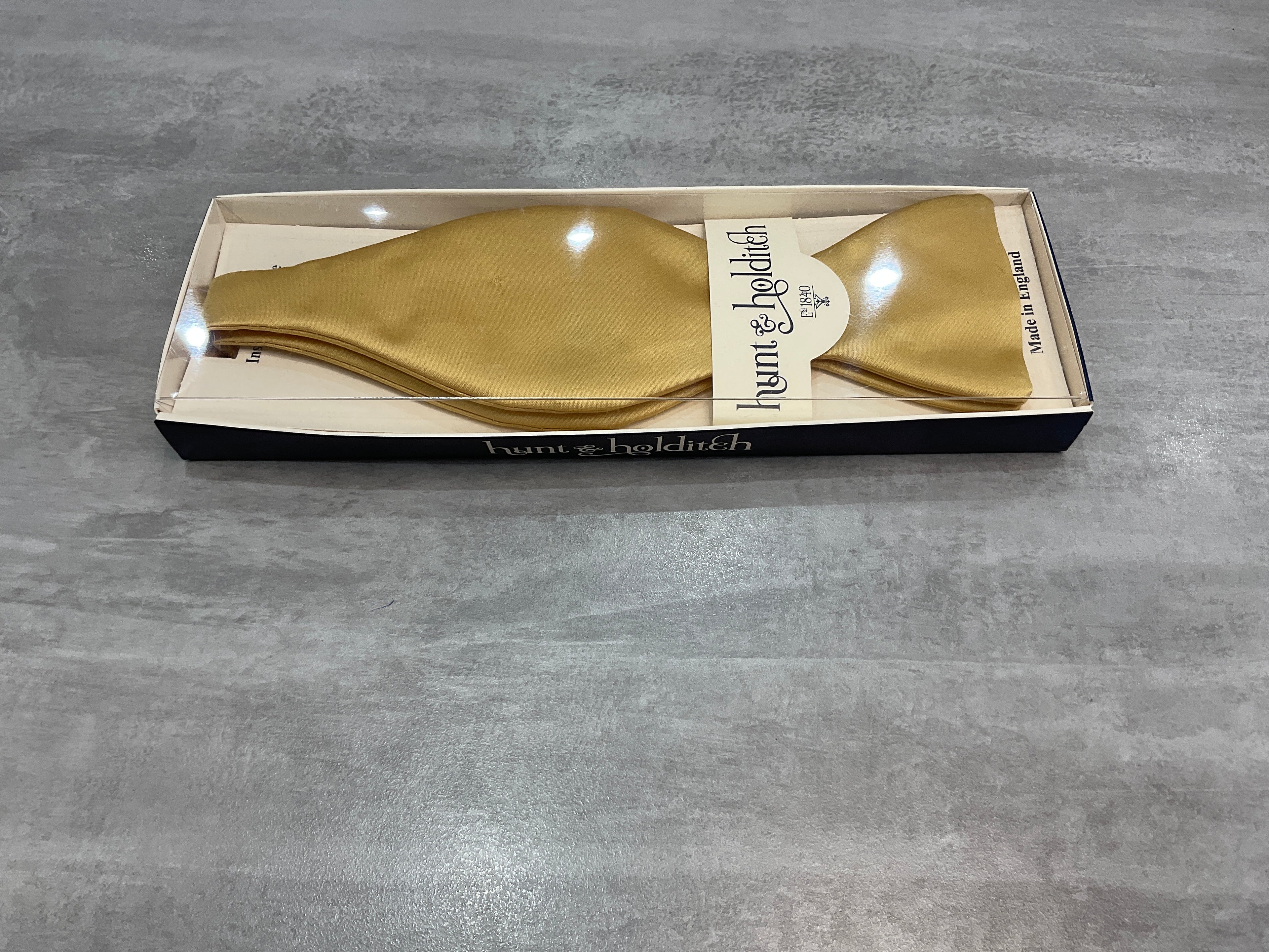 Bow Tie - Gold self tie