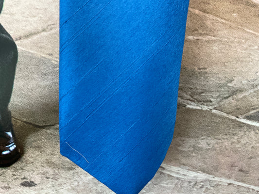 Royal blue van buck slub tie and hank