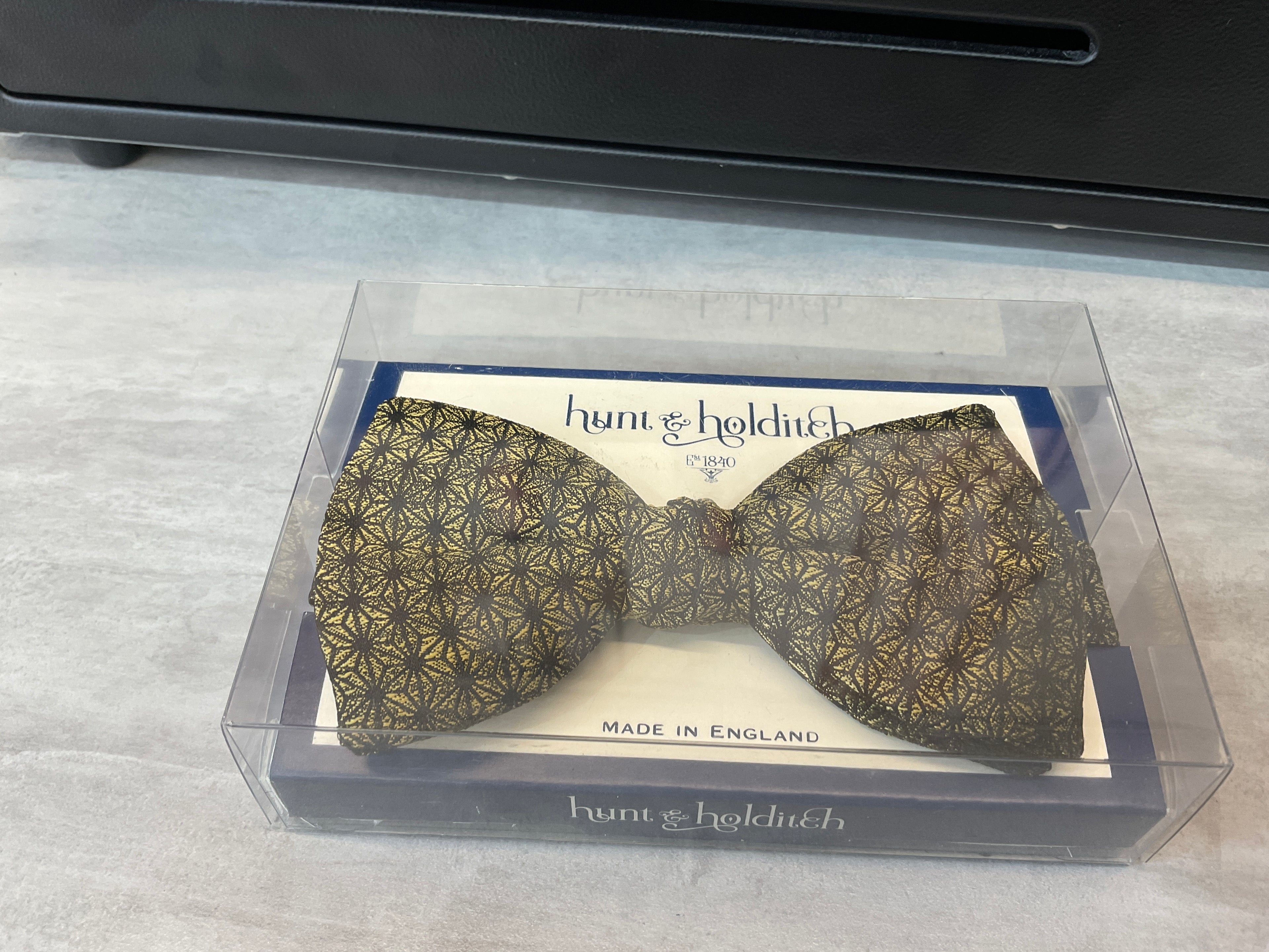 Bow Tie - Bronze/black star